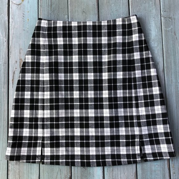 NWOT Brandy Melville Black and White Cara Skirt - Picture 2 of 7